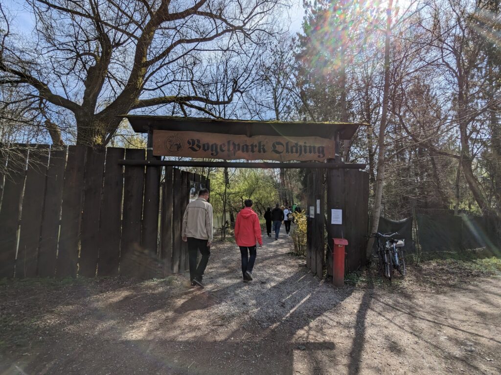 Eingang zum Vogelpark Olching.